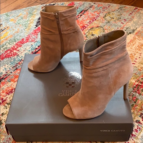 Vince Camuto Kenya peep toe booties - Picture 2 of 6